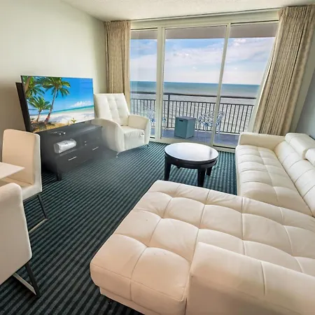 Modern Decor Stunning Ocean Front Views, Jet Tub! Apartment